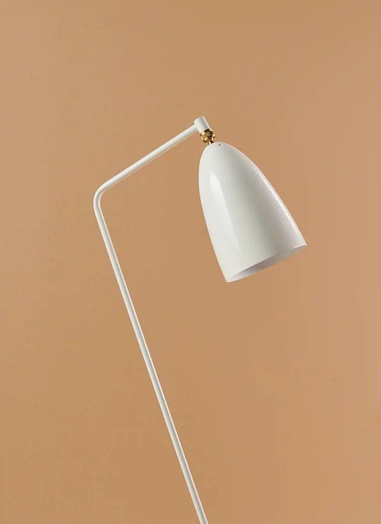GUBI Gräshoppa Floor Lamp - Stehlampe - Alabaster White Glossy--10