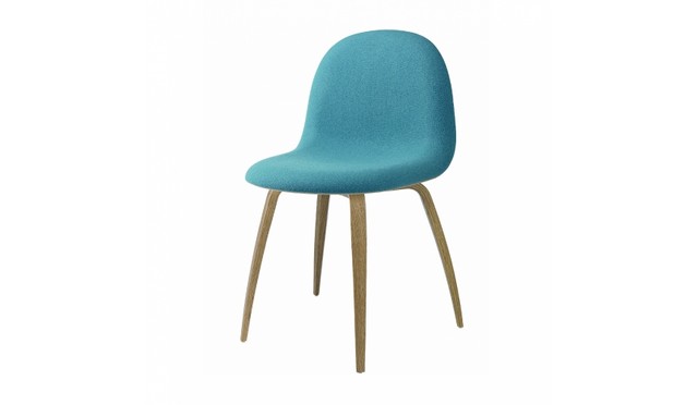 Gubi Chair 52 gepolstert mit Holzgestell